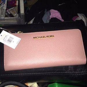 Michael Kors jet set travel wallet dusty rose